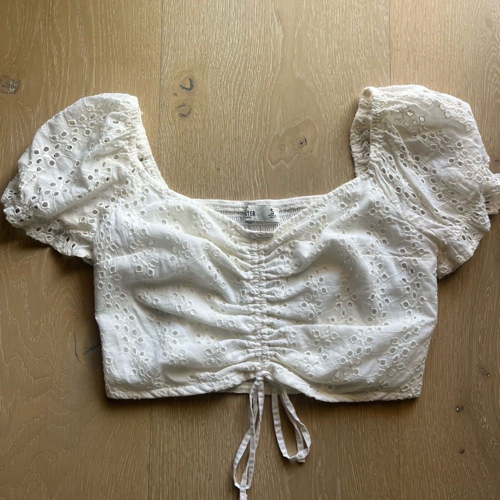 Hollister top